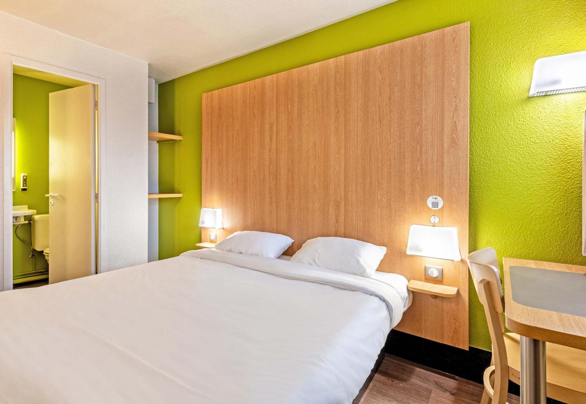 B&B Hotel Brest Kergaradec Aeroport Гуэну Экстерьер фото