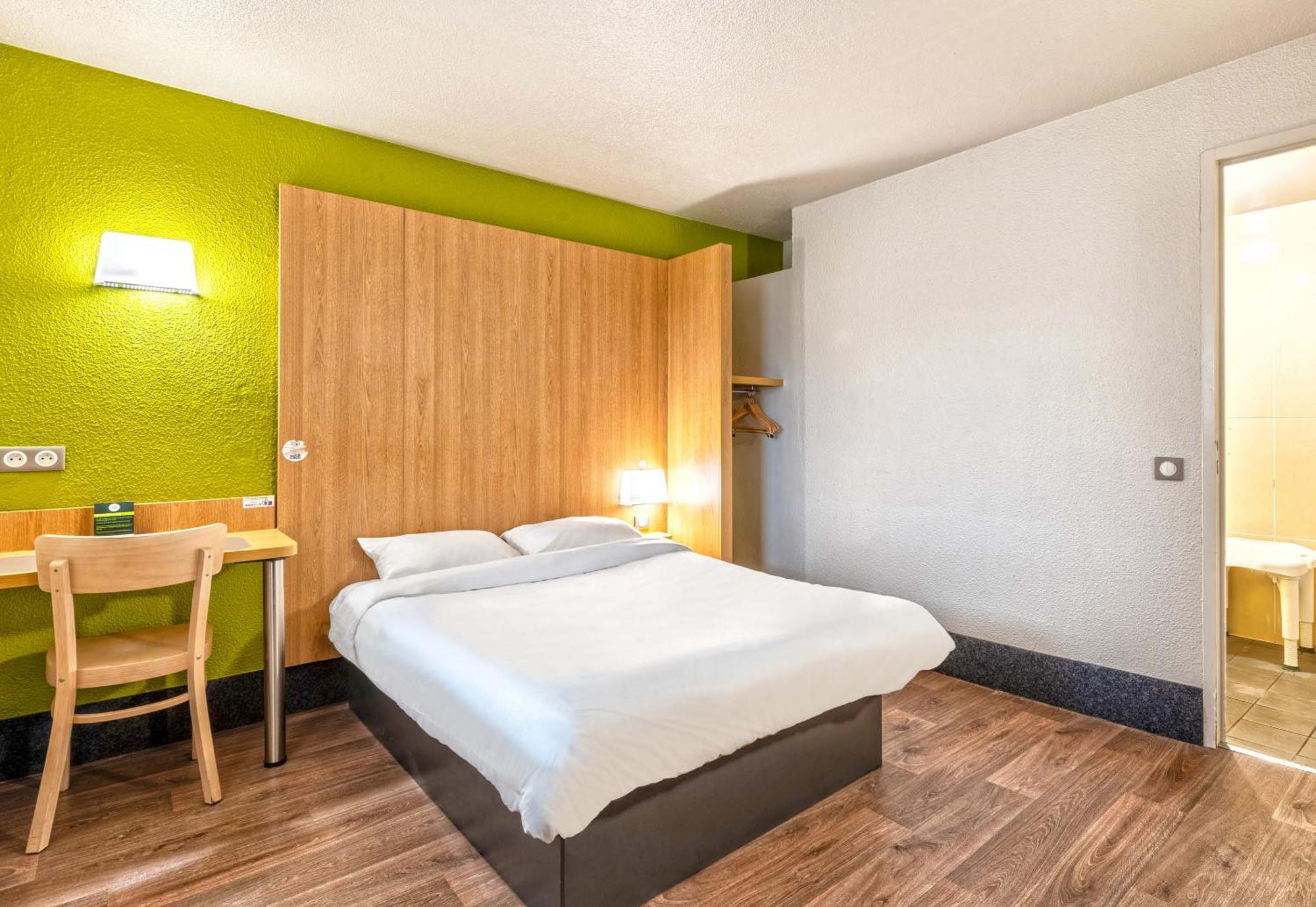 B&B Hotel Brest Kergaradec Aeroport Гуэну Экстерьер фото
