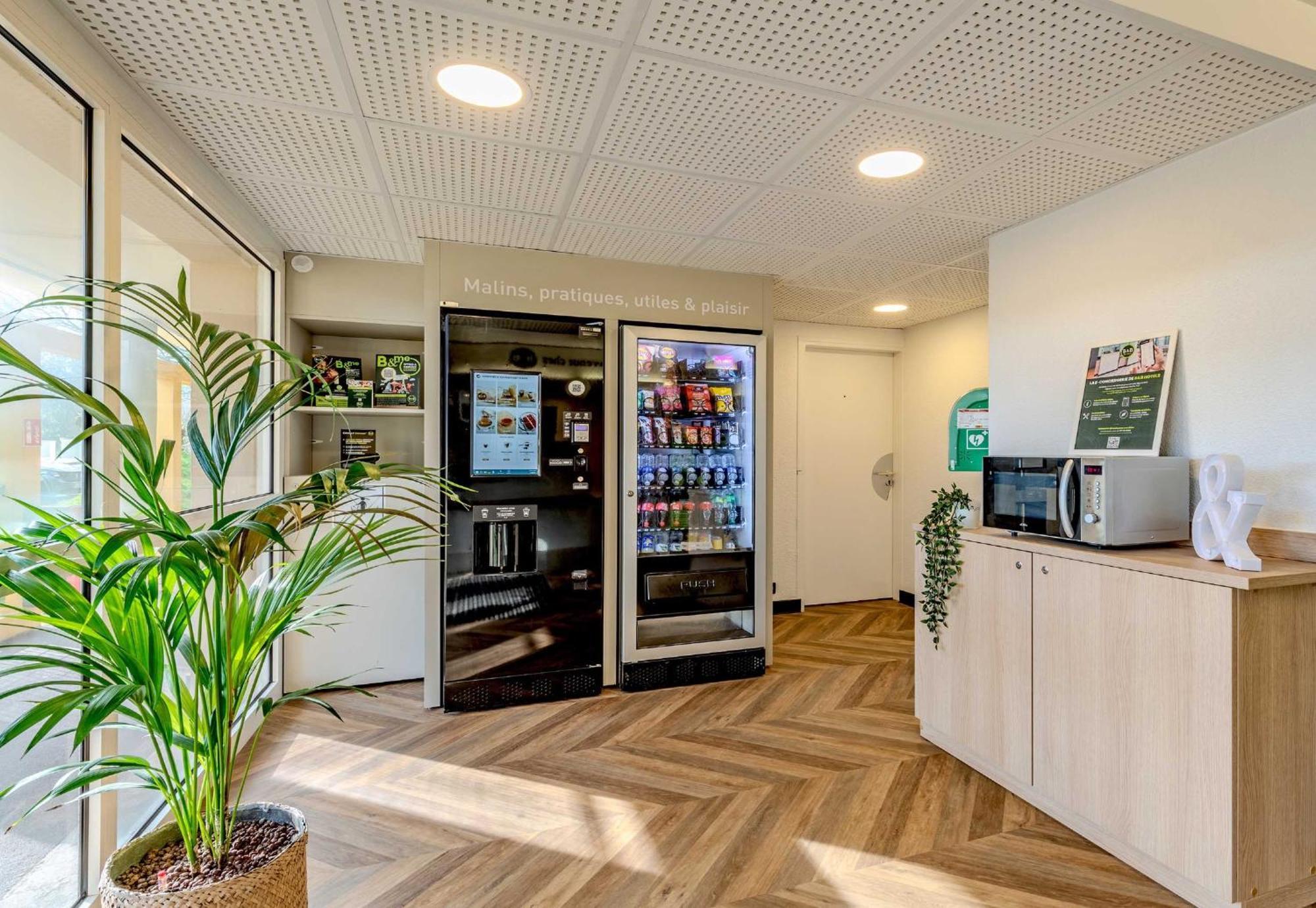 B&B Hotel Brest Kergaradec Aeroport Гуэну Экстерьер фото