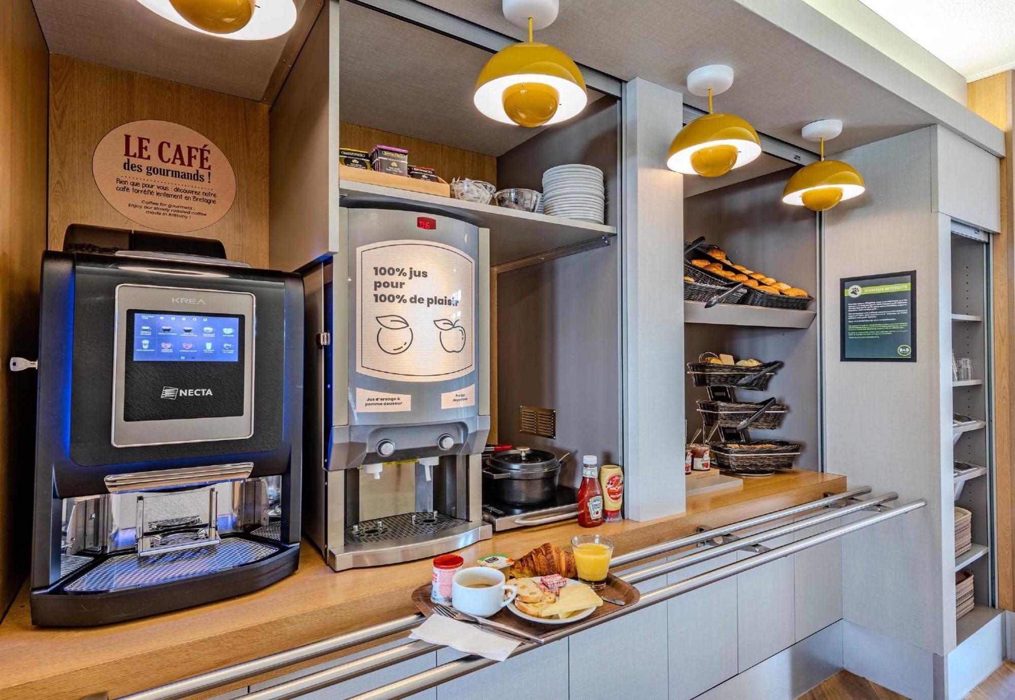 B&B Hotel Brest Kergaradec Aeroport Гуэну Экстерьер фото