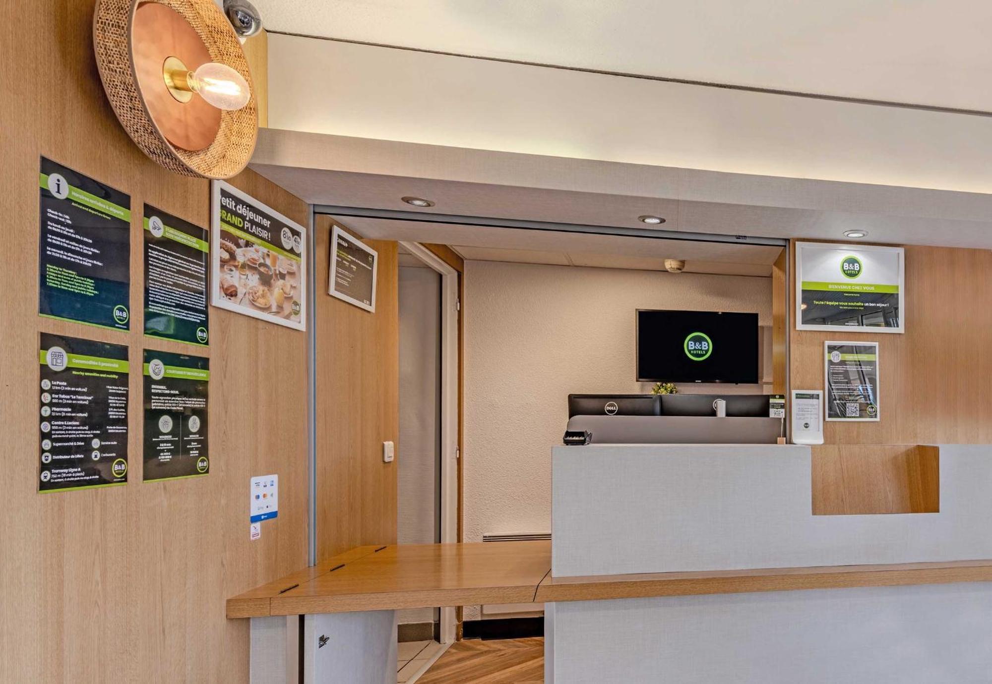 B&B Hotel Brest Kergaradec Aeroport Гуэну Экстерьер фото