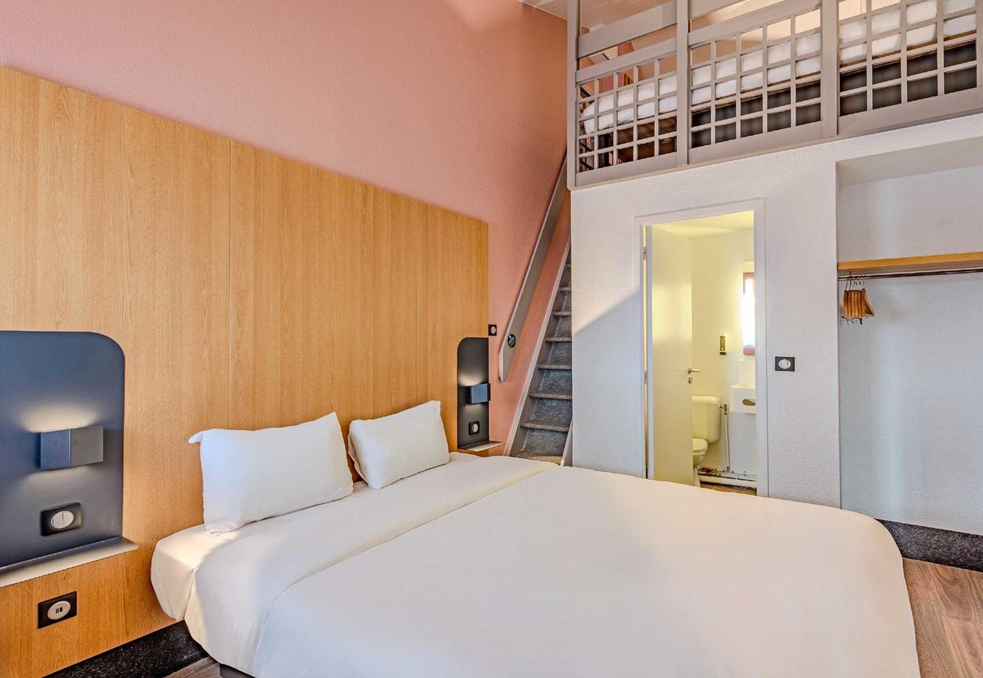 B&B Hotel Brest Kergaradec Aeroport Гуэну Экстерьер фото